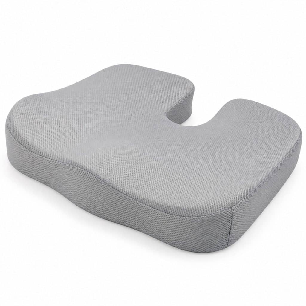 Coussin en mousse à mémoire de forme pour position assise présenté seul