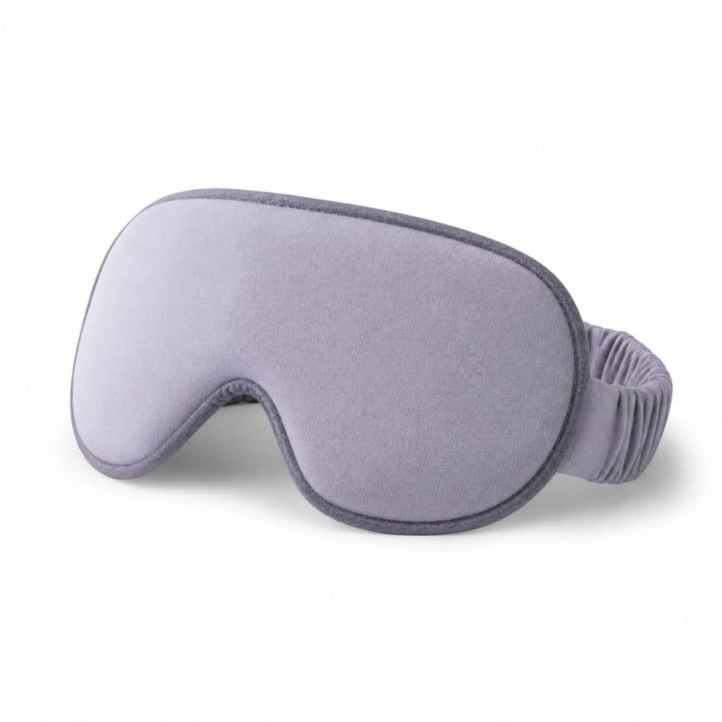 Masque de sommeil apaisant avec compresse intégrée présenté seul